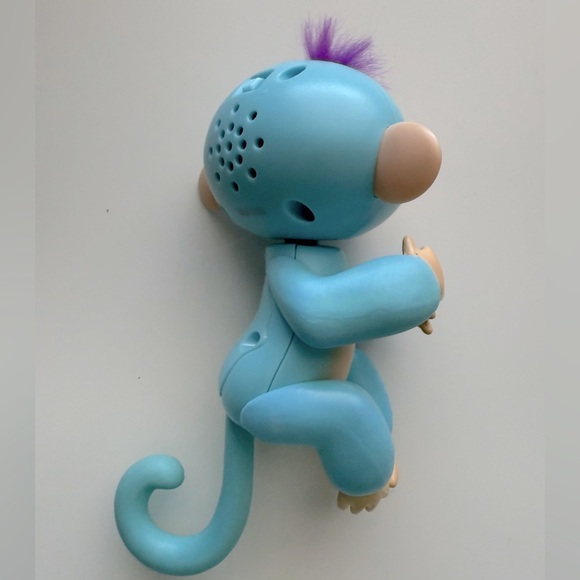 3 Fingerlings Interactive Toy Monkeys Bundle - Picture 9 of 11